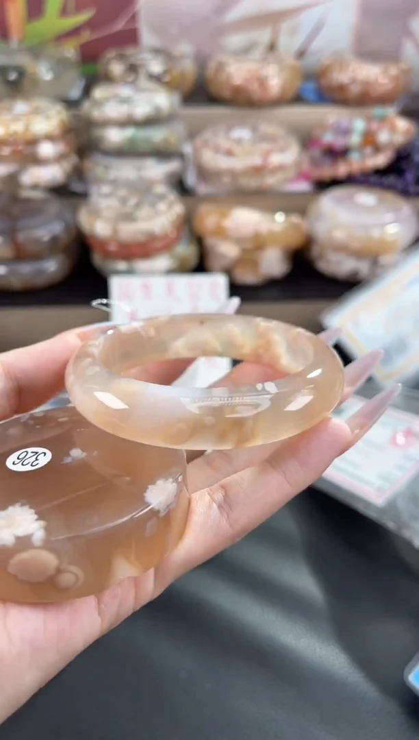 未镶嵌手镯石英质玉59