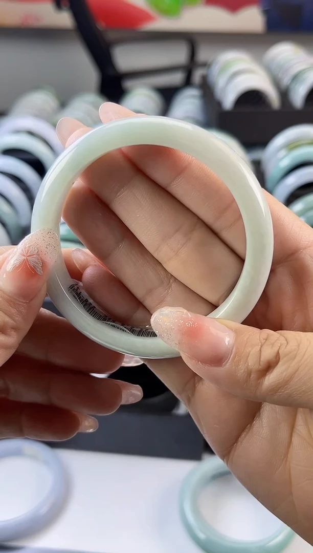 【闪购商品】翡翠手镯未镶嵌翡翠1