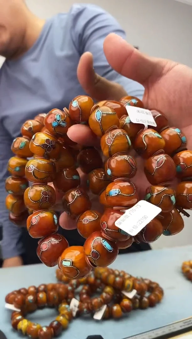 琥珀未镶嵌珠宝奇石假一罚十，多样性发一件070