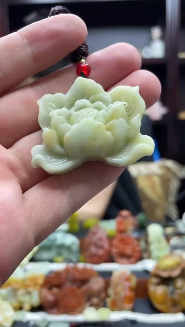 岫玉未镶嵌吊坠·