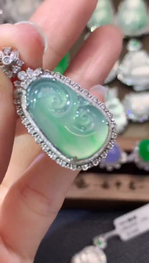 吊坠(不含链)18K金镶嵌翡翠D17