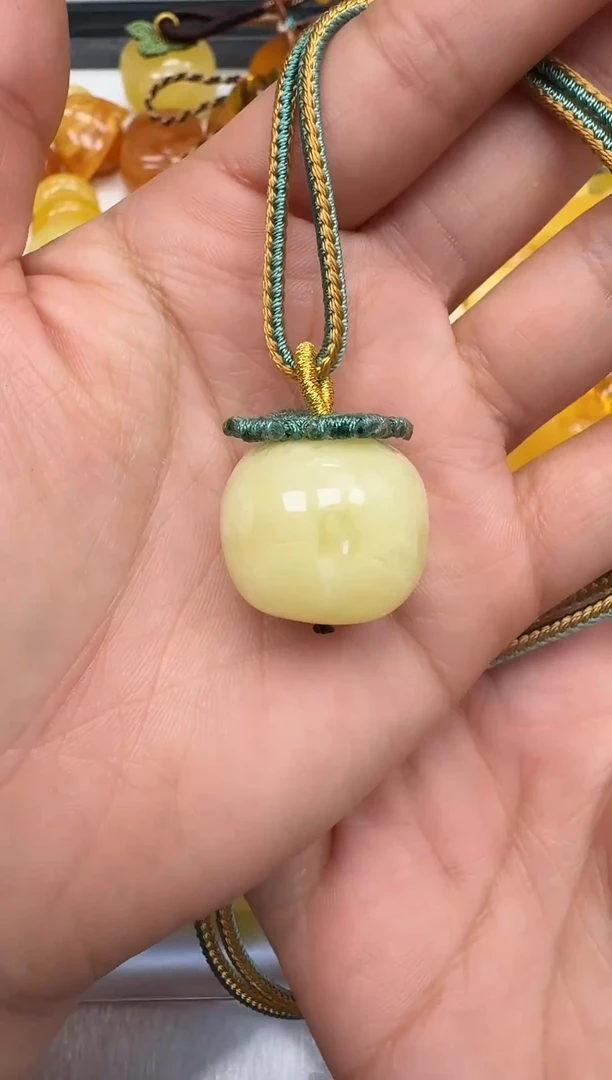 裸石琥珀未镶嵌如图