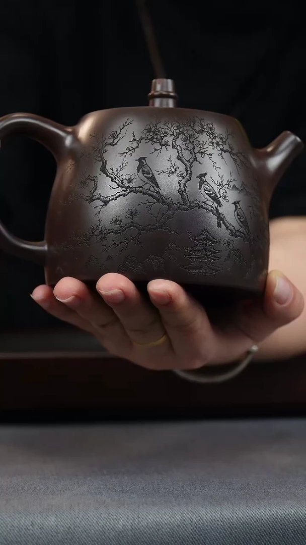 【闪购商品】紫砂茶壶茄皮紫 汉铎 刻寒雀