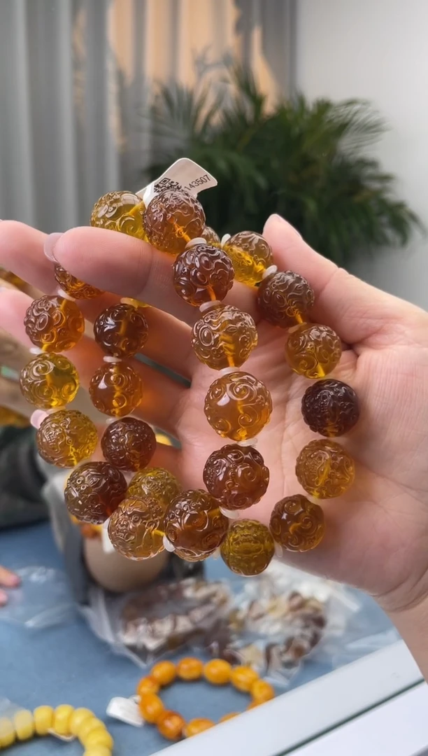 【闪购商品】琥珀珠宝奇石未镶嵌假一罚十，多样性发一件030.17