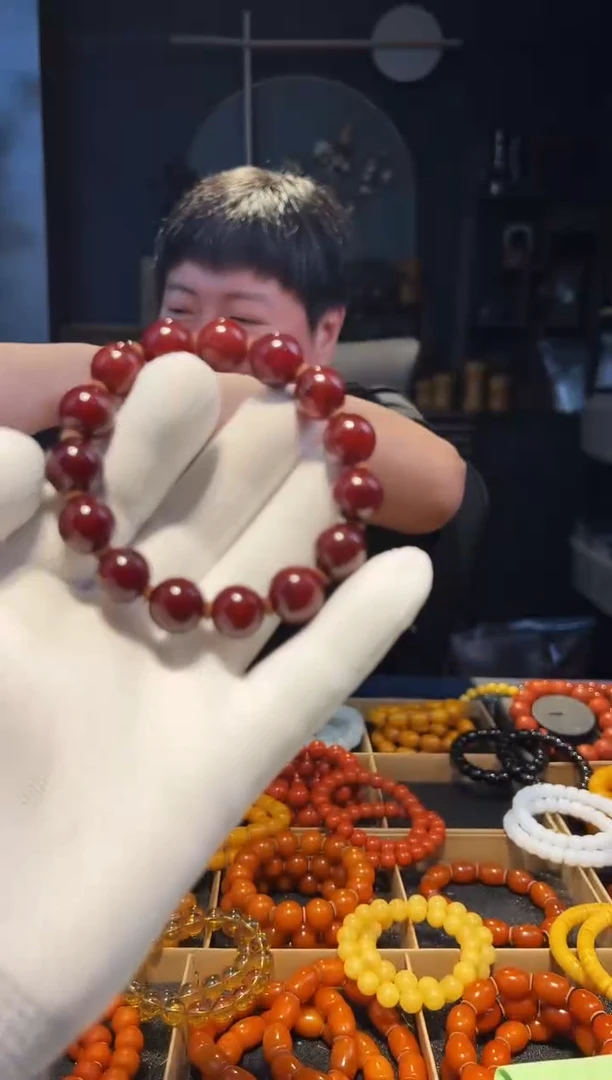 手串蜜蜡未镶嵌紫红皮老圆珠13+