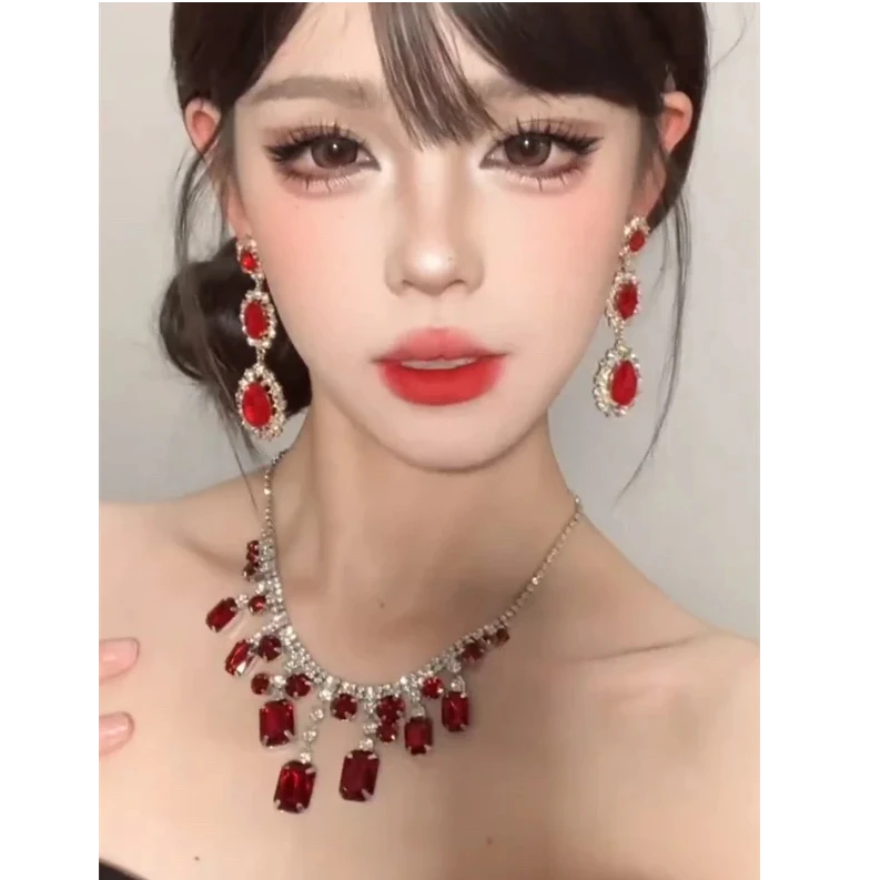 铜合金合成锆石耳饰 法式复古水滴项链女宫廷港风红锆石锁骨链ins