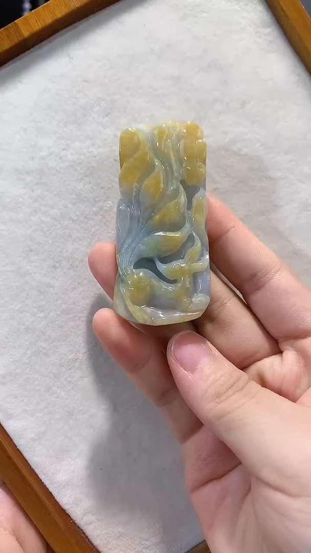 颈饰未镶嵌翡翠吊坠