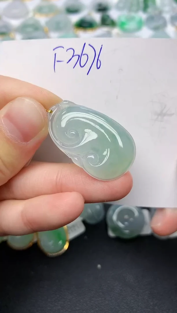 颈饰18K金镶嵌翡翠天然缅甸A货翡翠百元以上9元证书费自理