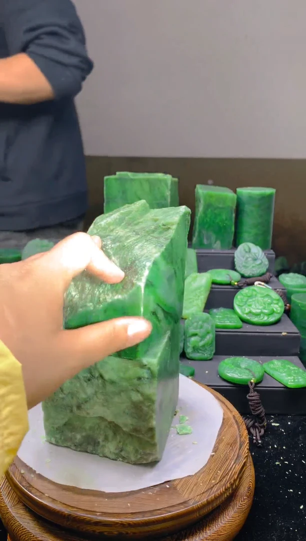 未镶嵌和田玉珠宝半成品1