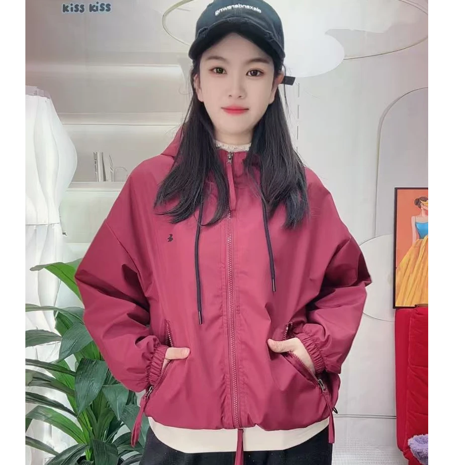 2025春秋季新款小个子冲锋衣外套短款连帽时尚宽松休闲夹克上衣女