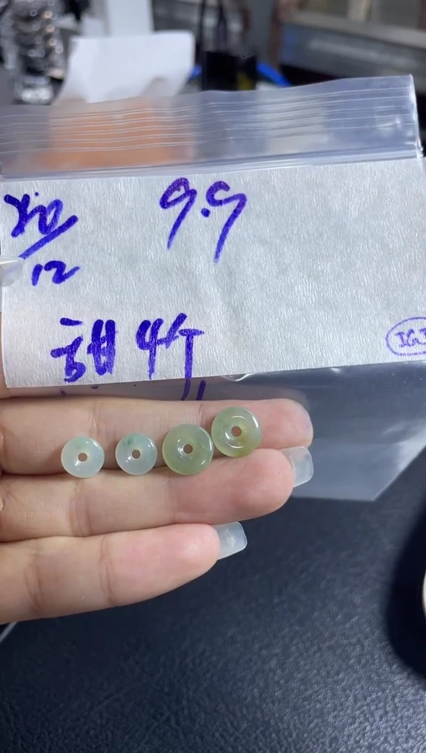 未镶嵌定制翡翠甜甜圈