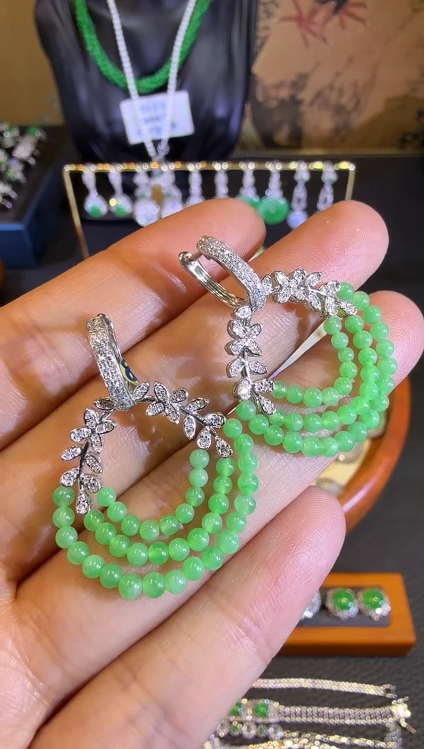 【闪购商品】翡翠耳饰18K金镶嵌高冰满绿珠珠耳坠