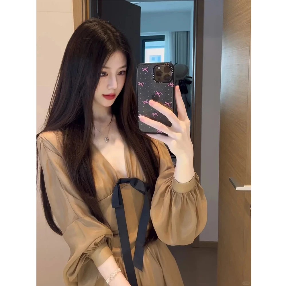 一然大码女装漂亮掐腰连衣裙千金名媛长袖v领纯欲a字短裙13002