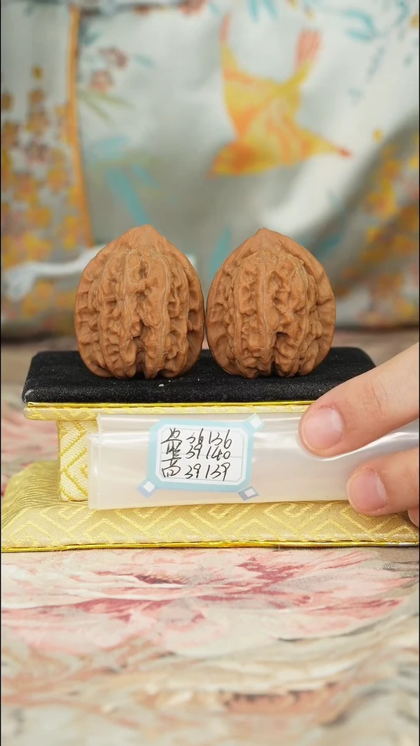 【闪购商品】文玩核桃把件赤龙鸡心