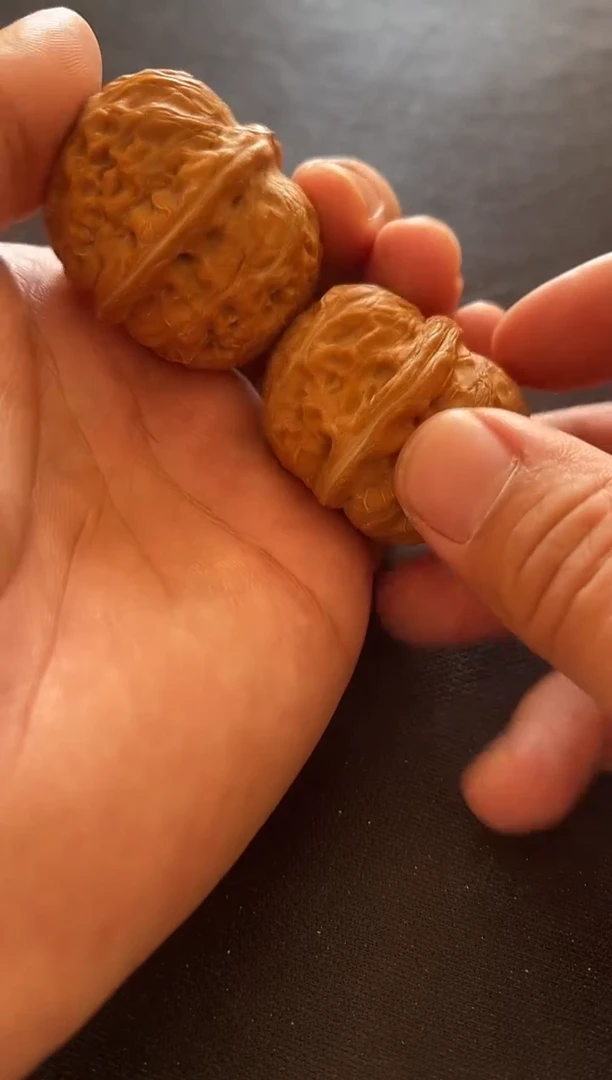 把件文玩核桃元宝文玩核桃手把件2025年终福利