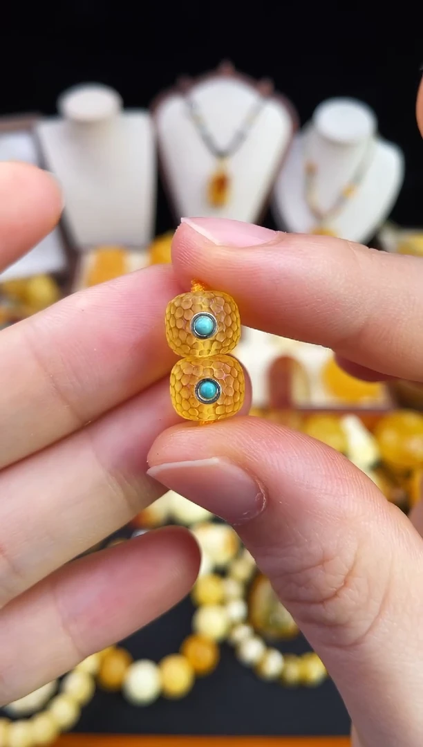 琥珀未镶嵌珠宝奇石多样性发其一