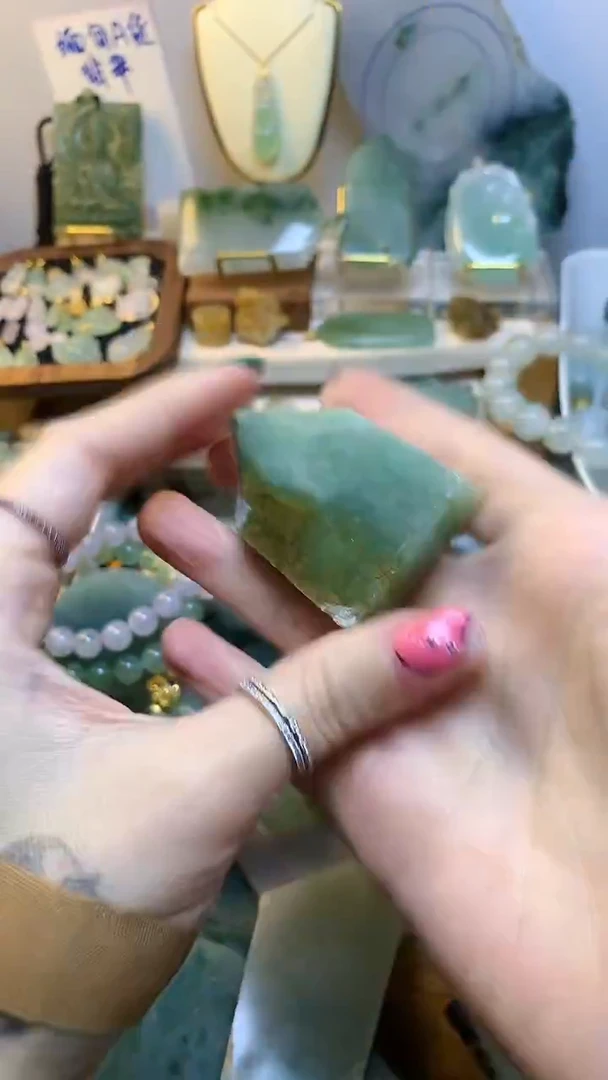 未镶嵌挂件翡翠 缅甸A货翡翠，没有运费险