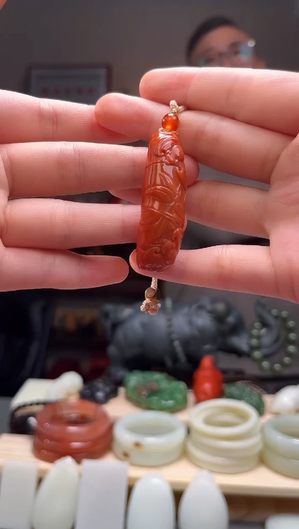 颈饰未镶嵌南红玛瑙吊坠