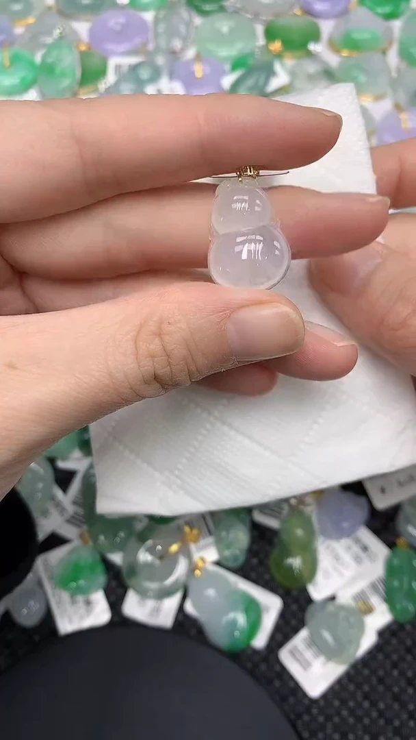 颈饰18K金镶嵌翡翠1111111111