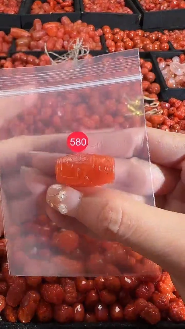 颈饰未镶嵌南红玛瑙1