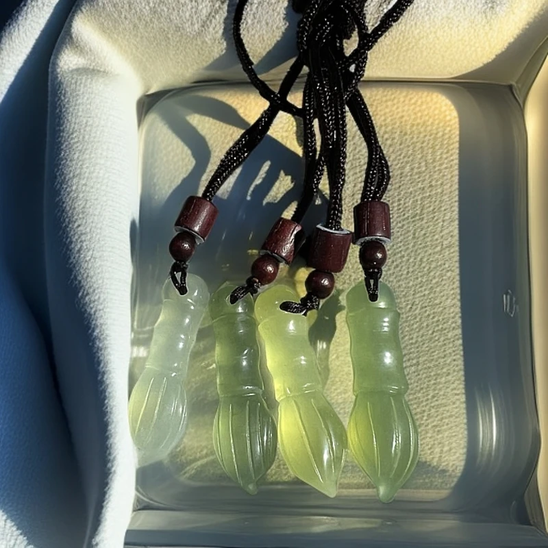 蛇纹石玉发一个吊坠