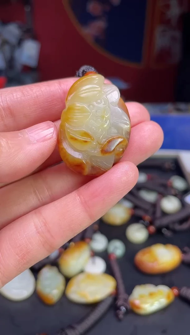 颈饰未镶嵌和田玉1