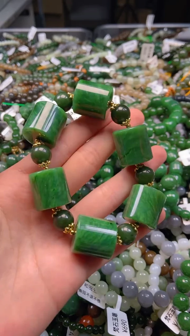 和田玉未镶嵌颈饰1