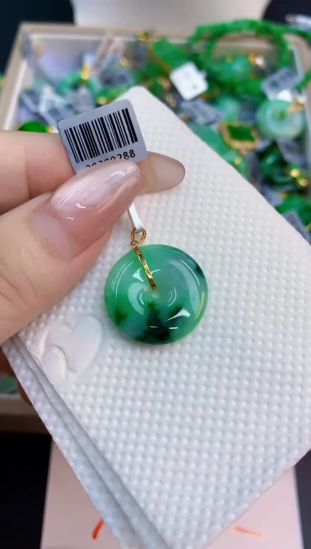 翡翠未镶嵌吊坠(不含链)1