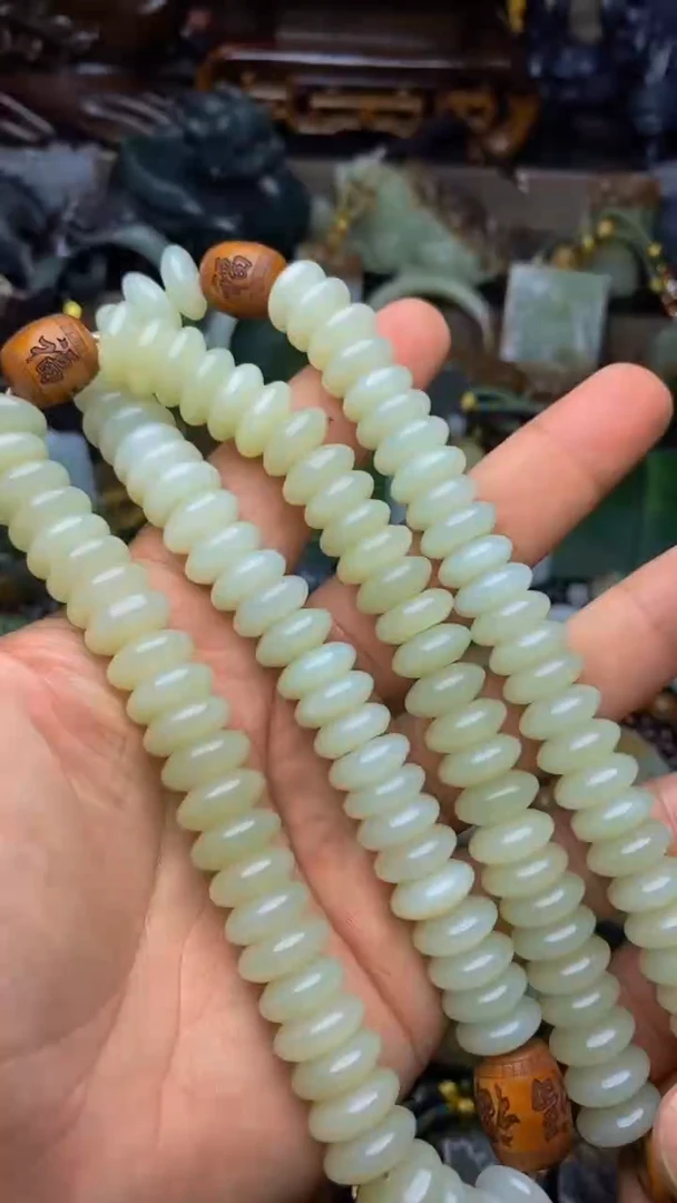 和田玉未镶嵌把件1