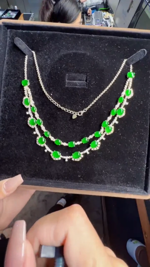 未镶嵌定制翡翠翡翠A货有轻微色差属于正常现象，项链多样性发货1