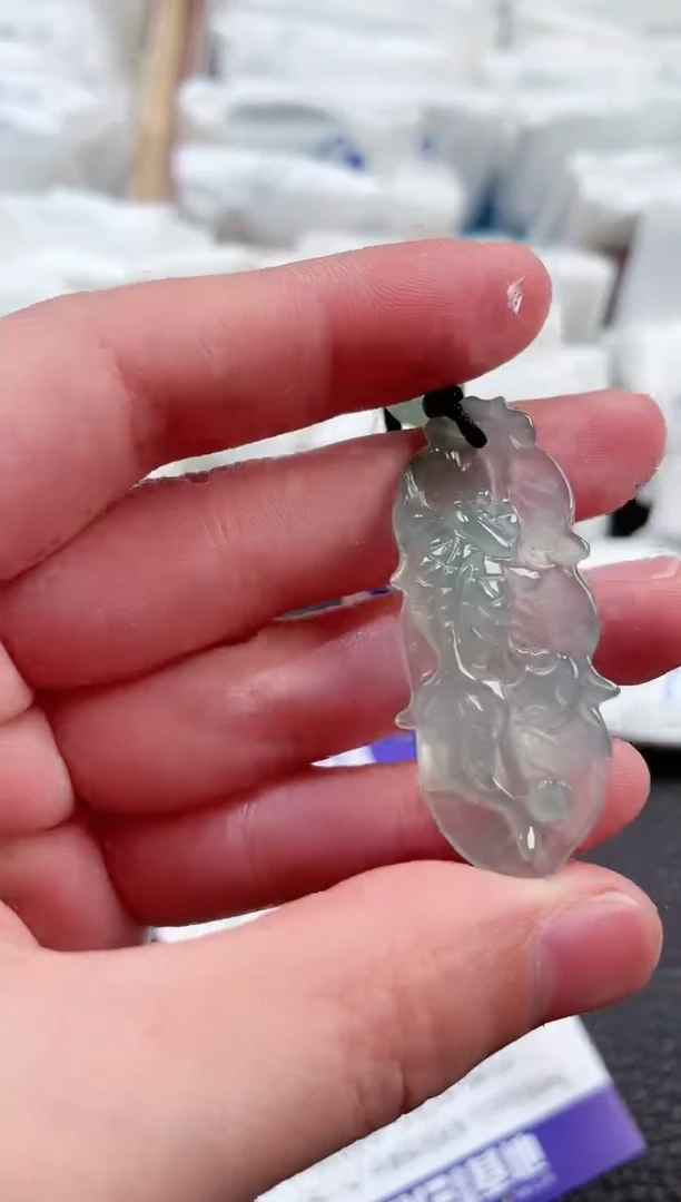 【闪购商品】翡翠颈饰未镶嵌00006121