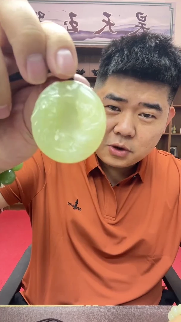 岫玉未镶嵌吊坠吊坠关公