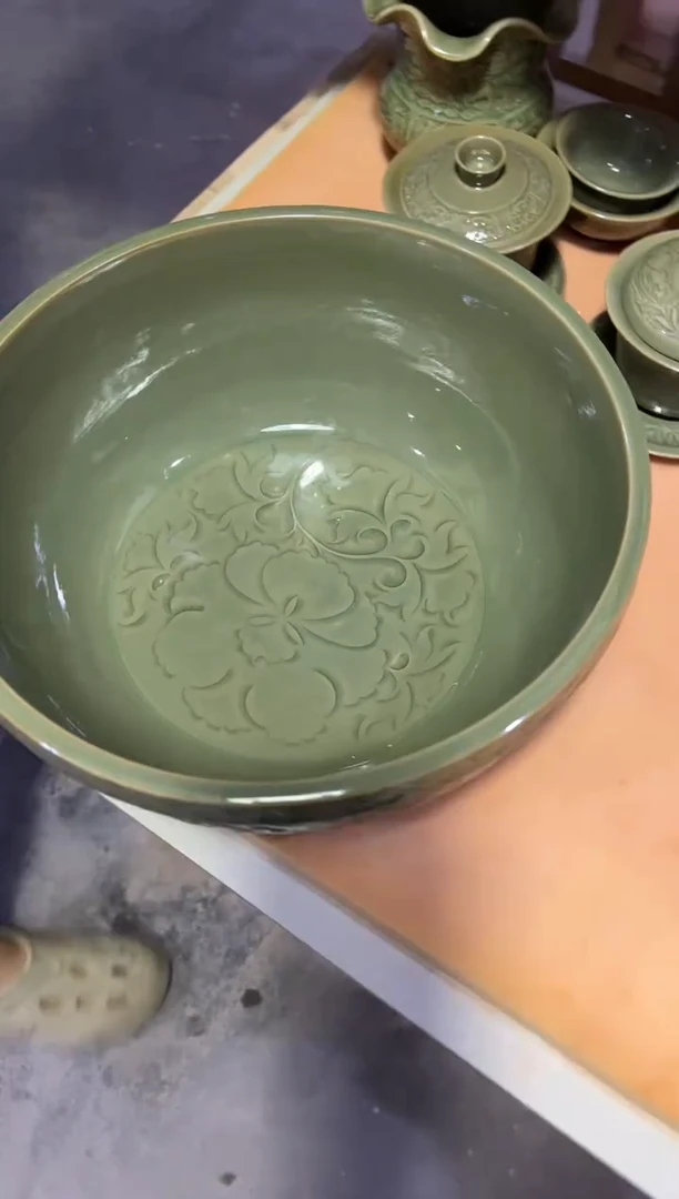 耀州窑缠枝牡丹大面盆（聚宝盆）