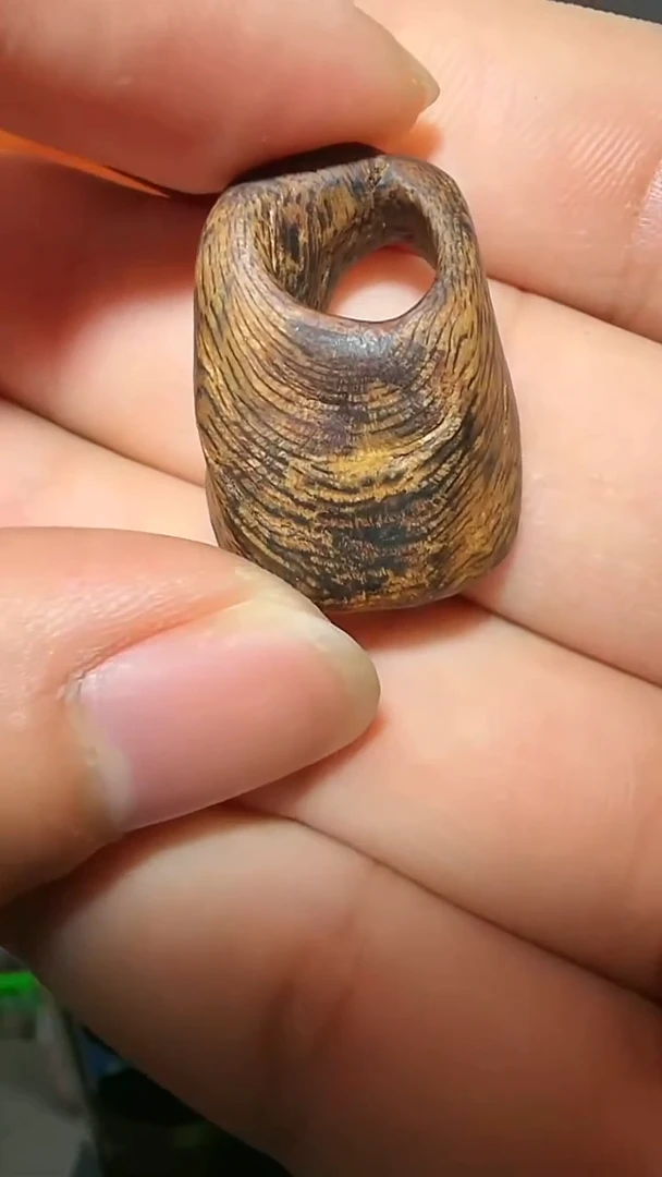 沉香吊坠11号瘤疤多样性发一