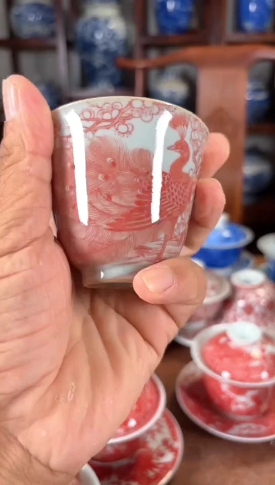 柴窑釉里红孔雀纹杯杯