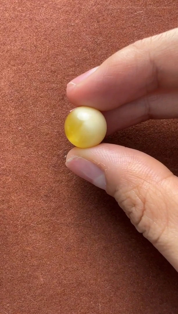 【闪购商品】蜜蜡裸石未镶嵌俄料微瑕12.6mm1.139克