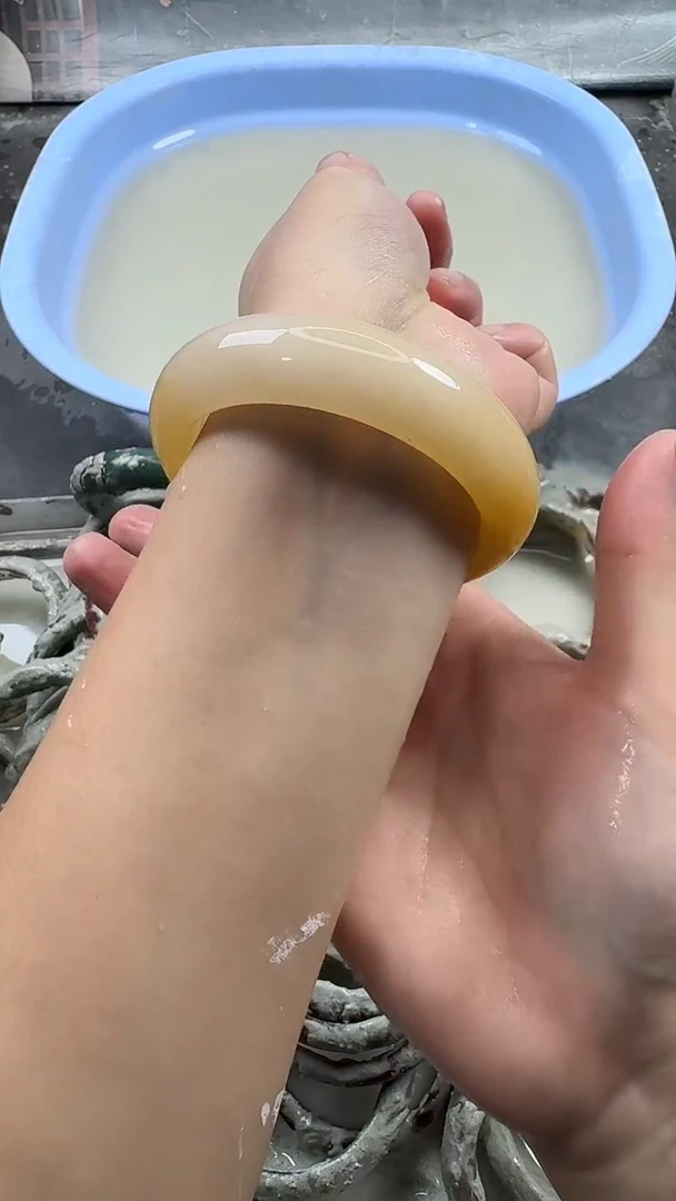 未镶嵌手镯石英质玉20