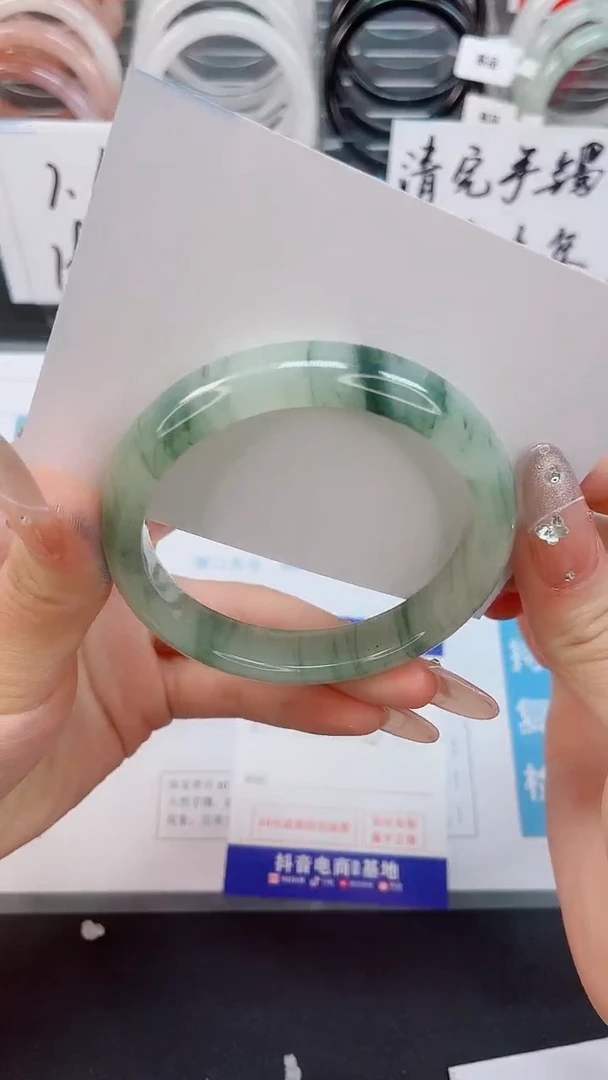【闪购商品】石英质玉手镯合金255