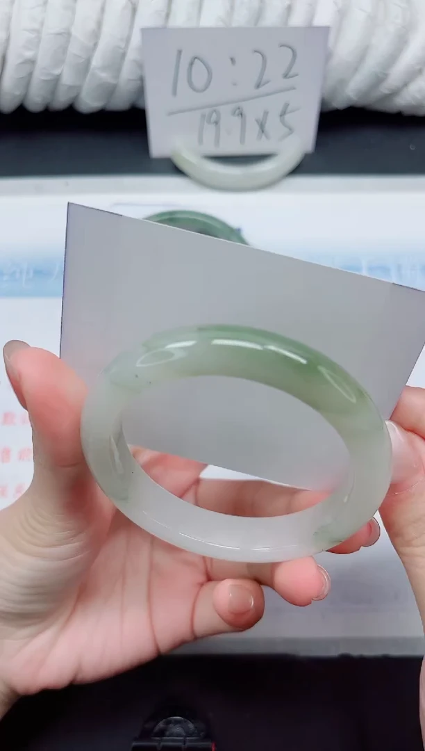 【闪购商品】石英质玉手镯未镶嵌9-56有洒金，介意勿拍