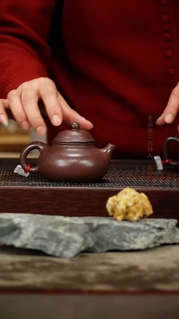 茶壶紫砂容天 天青