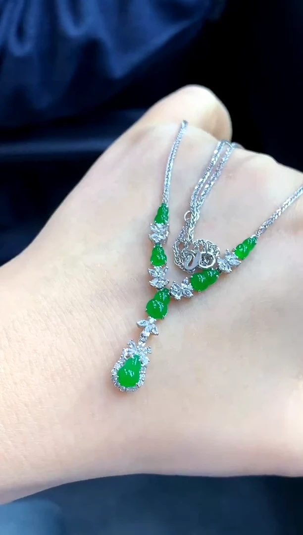 颈饰18K金镶嵌翡翠267-中国好珍宝