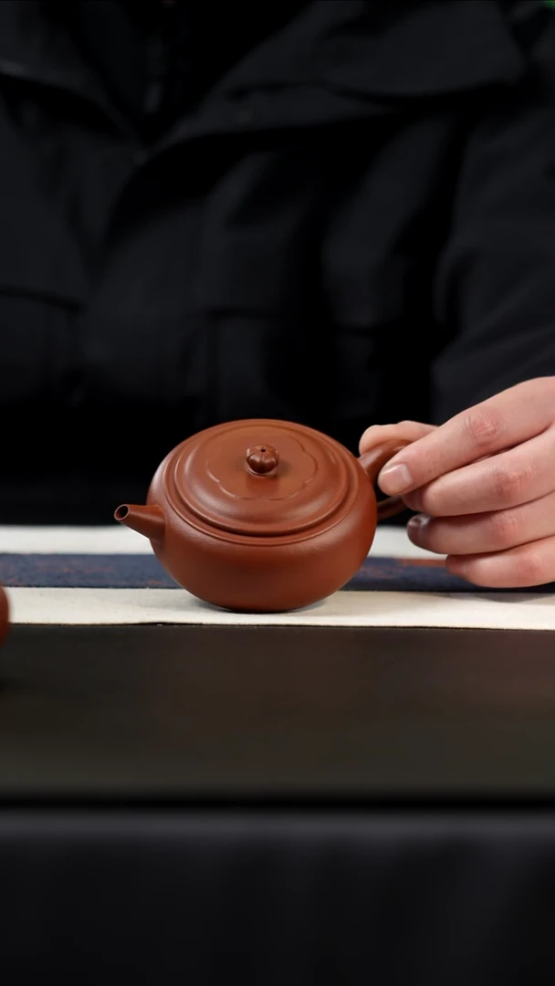 茶壶紫砂春红降坡石鼓，140cc