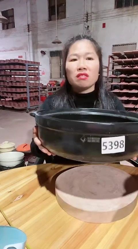 陶大瑕疵打磨黑锅不带盖5398