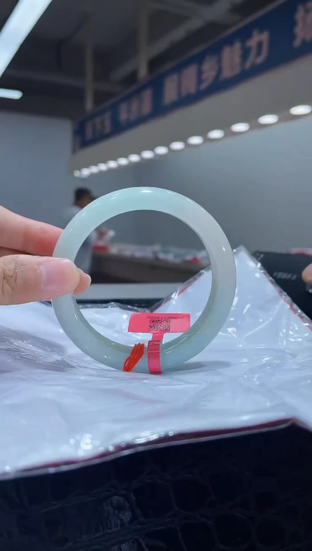未镶嵌手镯翡翠手镯11