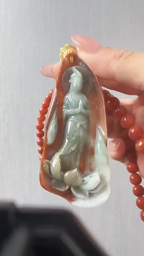 颈饰未镶嵌翡翠观音