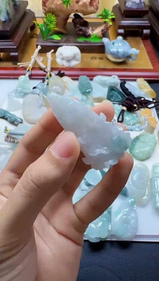 吊坠(不含链)未镶嵌翡翠1
