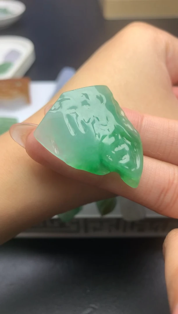 【闪购商品】翡翠颈饰未镶嵌净货