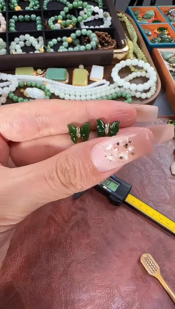 和田玉银S925镶嵌耳饰1