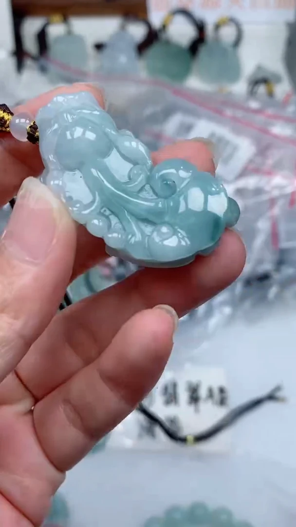 颈饰未镶嵌翡翠吊坠