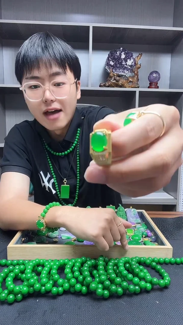 14K金镶嵌戒指翡翠戒指